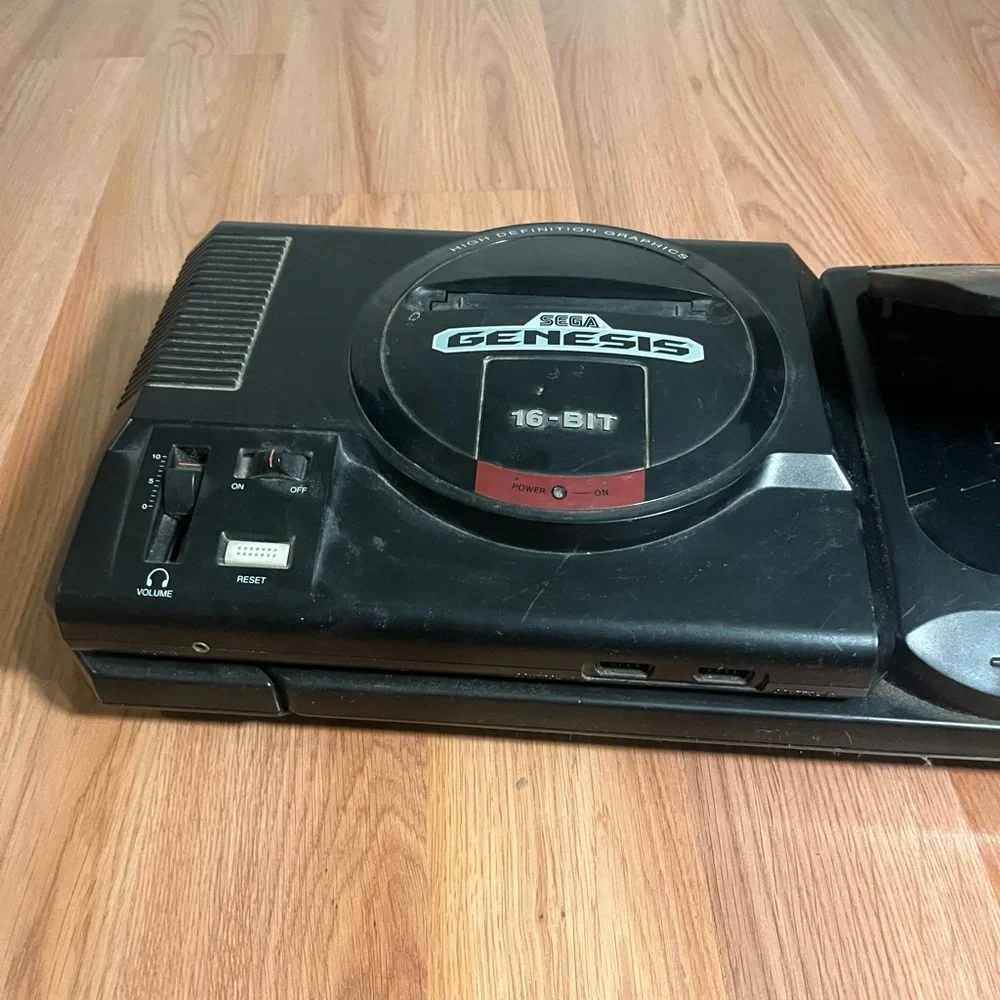 Sega Genesis CD Console MK 4102 with no remote or cords